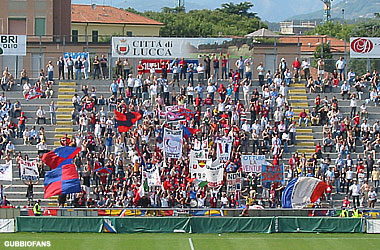 Ultrà Gubbio a Lucca/1