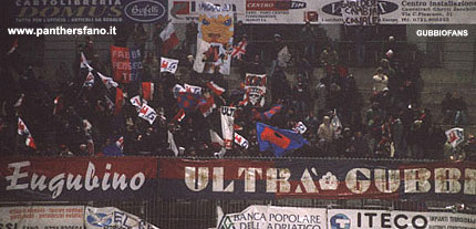 I tifosi del Gubbio presenti a Fano in notturna di lunedì