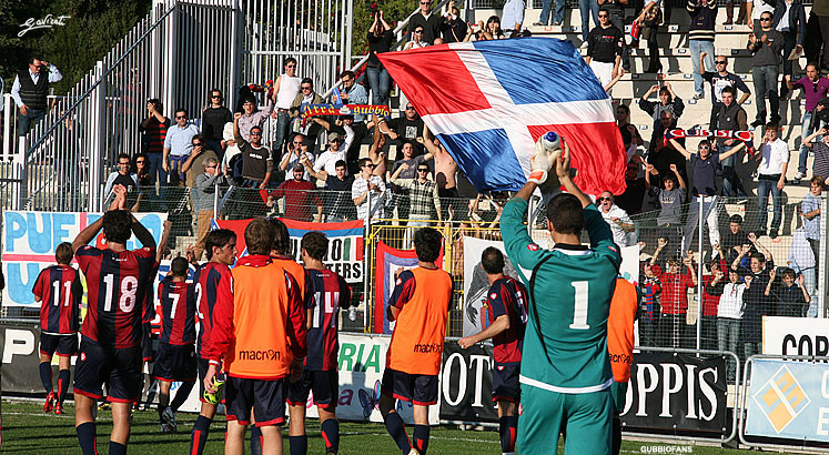 Festa tifosi del Gubbio con i calciatori