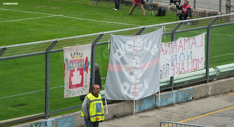 Striscioni del Gubbio