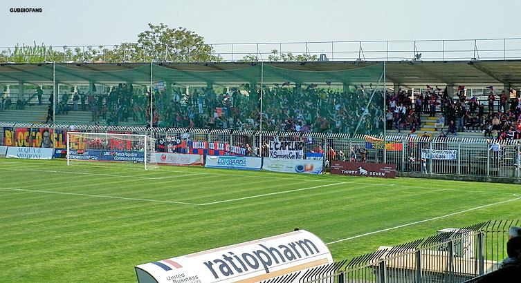 Tifosi del Gubbio a Pavia