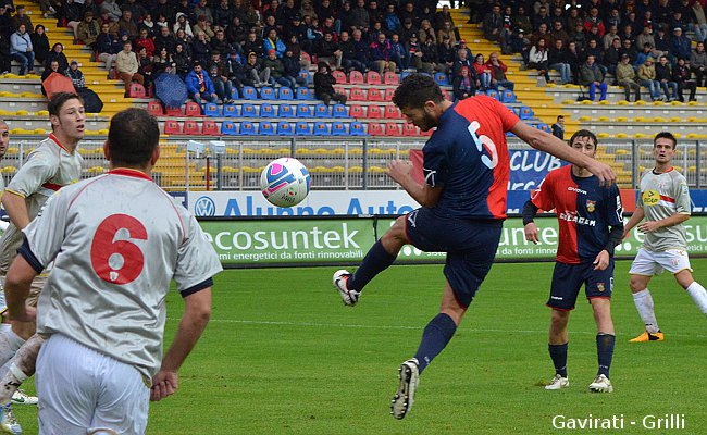 Tartaglia, di testa