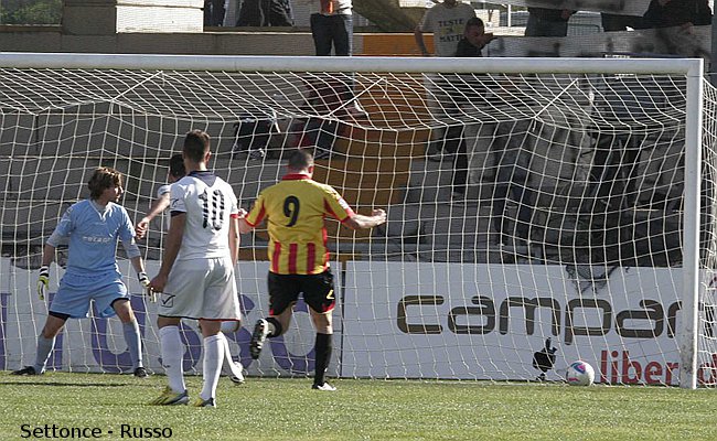 Mengoni, gol