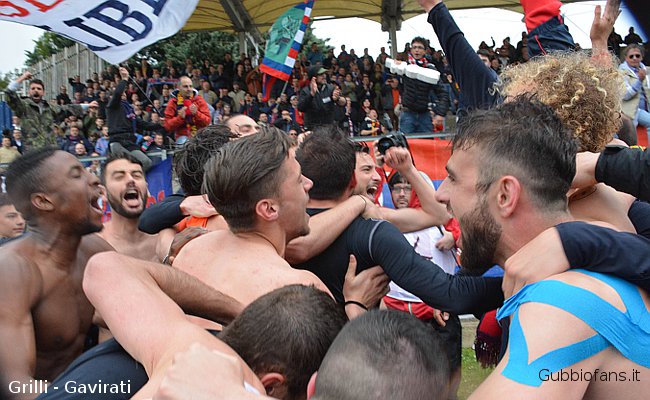 Festa calciatroi e tifosi