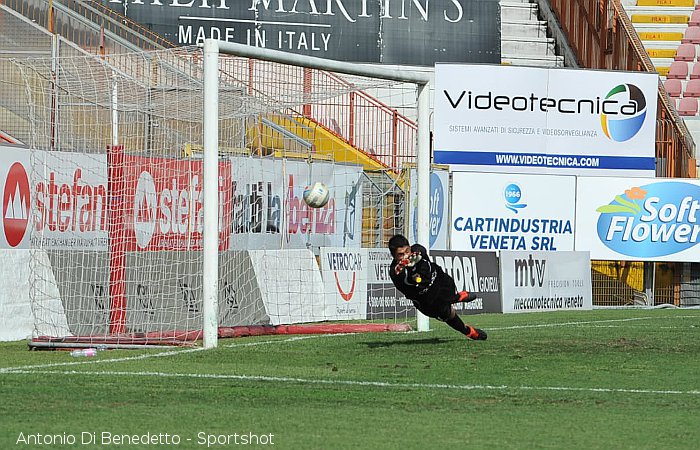 Ravaglia e gol